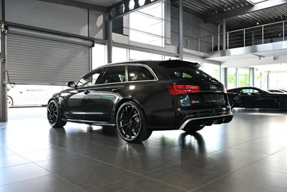 Car image 38