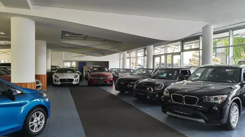 Car image 20