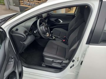 Car image 11