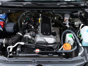 Car image 32
