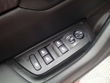 Car image 37