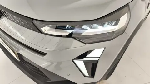 Car image 25