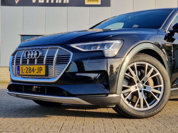 Audi e-tron 55 quattro S-line 300 kW image number 5