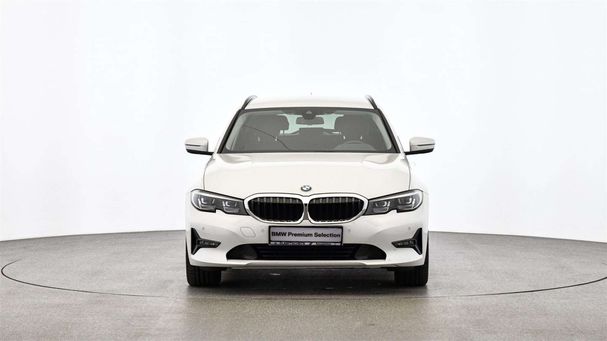 BMW 320d Touring xDrive 140 kW image number 2