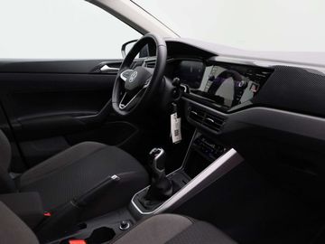 Car image 31