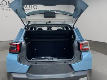 Car image 25