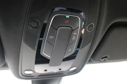 Car image 38