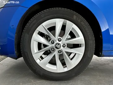 Car image 34
