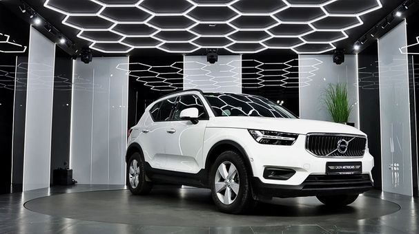 Volvo XC40 D3 AWD Momentum 110 kW image number 12