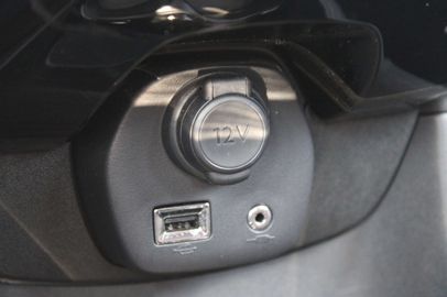 Car image 26