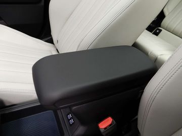 Car image 31