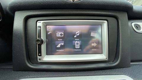 Car image 26