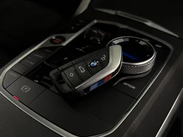 Car image 33