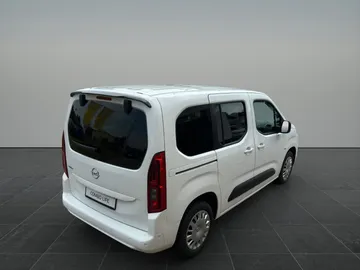 Car image 33