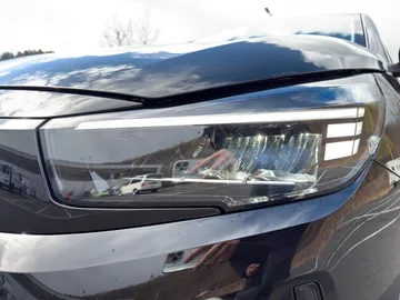 Car image 37