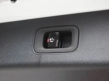 Car image 42