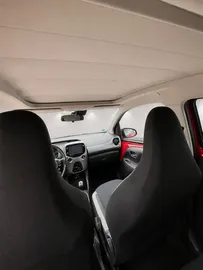 Car image 14