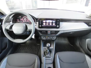 Car image 16