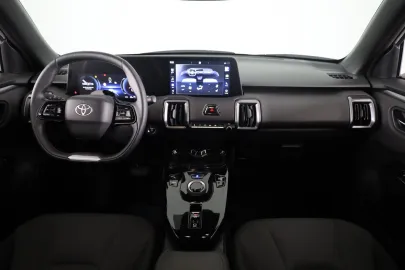 Car image 4