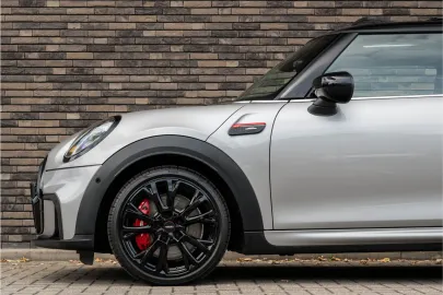 Car image 33