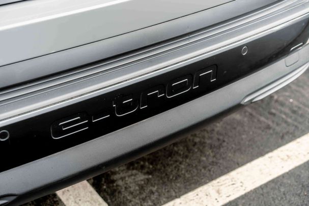 Audi Q4 40 e-tron S-line 150 kW image number 19