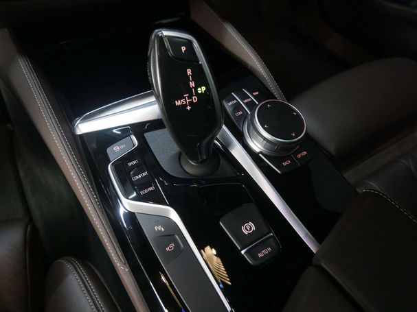 BMW 520i Touring 135 kW image number 18