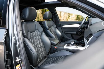 Car image 25