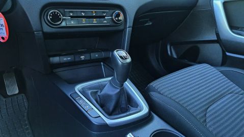 Car image 30