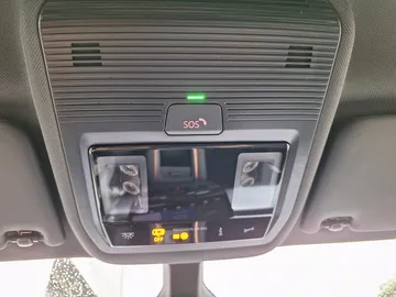 Car image 33