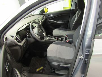 Car image 10