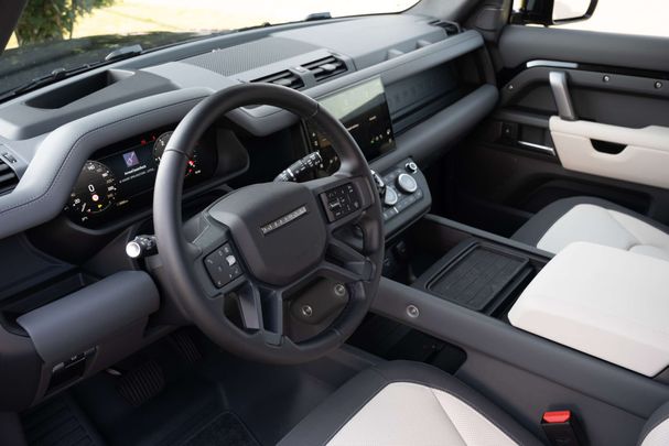 Land Rover Defender 90 D300 X-Dynamic SE 221 kW image number 4