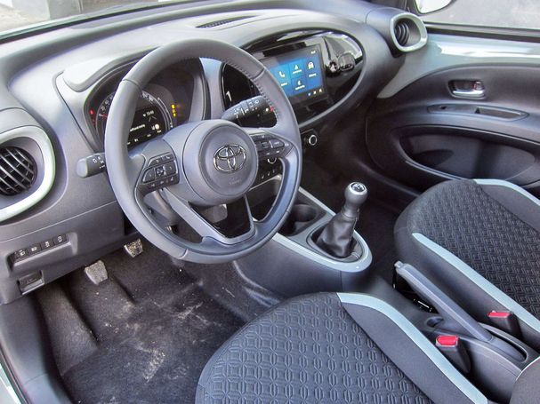 Toyota Aygo X 1.0 VVT-i 53 kW image number 6