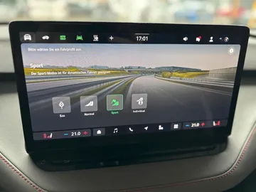 Car image 28