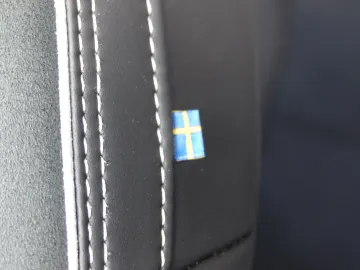 Car image 35