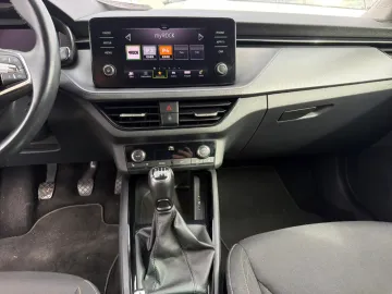 Car image 12