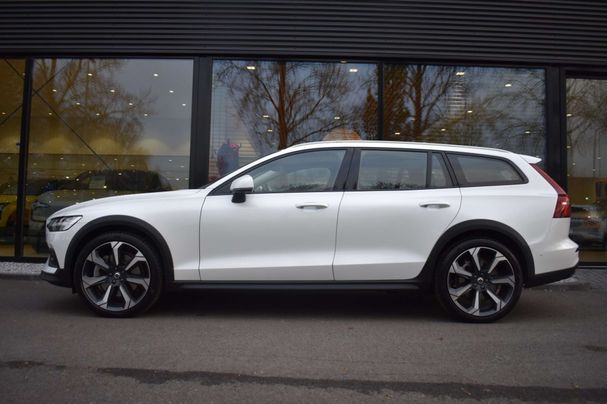 Volvo V60 Cross Country AWD B5 184 kW image number 7