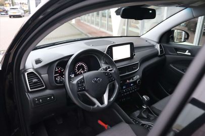 Car image 15