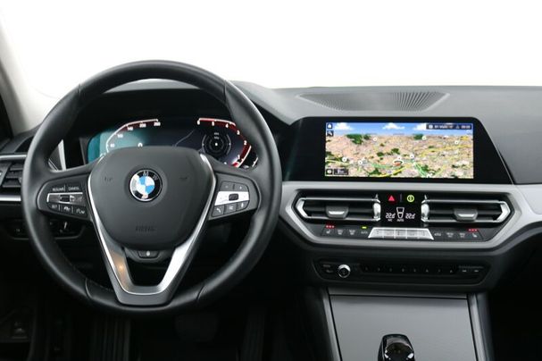 BMW 320d Touring xDrive Advantage 140 kW image number 7