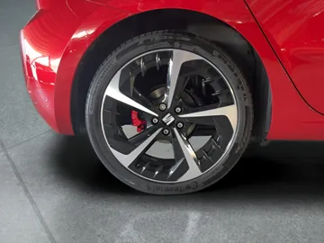 Car image 11