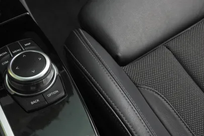 Car image 47