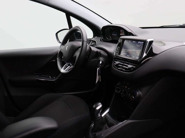 Peugeot 208 PureTech Signature 60 kW image number 28