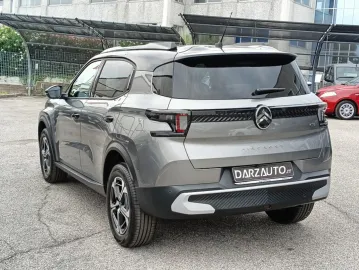 Car image 24