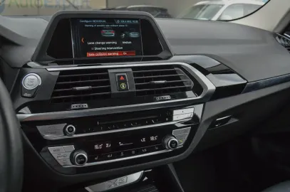 Car image 40