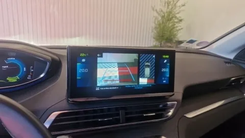 Car image 26