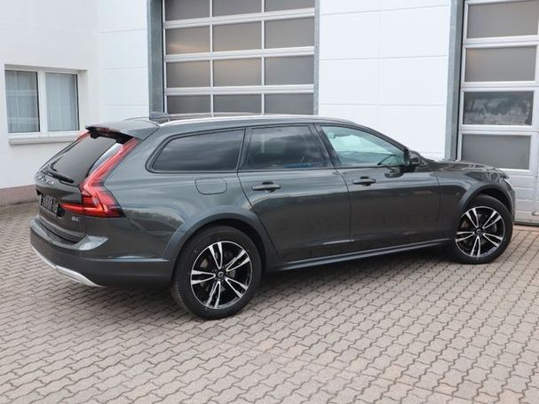 Volvo V90 Cross Country Pro AWD 145 kW image number 12