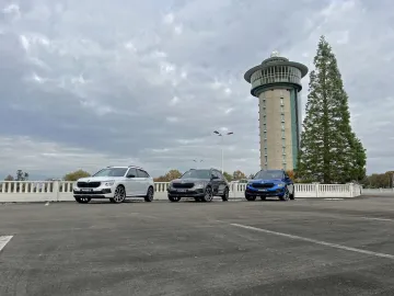 Car image 38