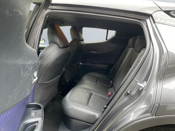 Car image 12