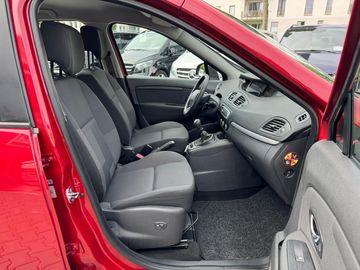 Car image 15