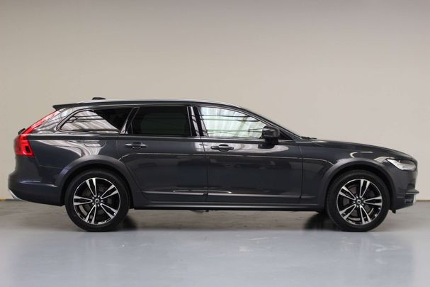 Volvo V90 Cross Country T5 AWD Plus 188 kW image number 3