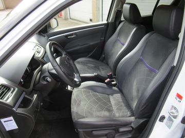 Car image 16